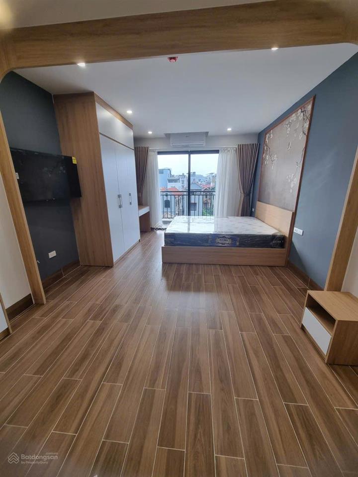 Cho thuê căn hộ 46m2 full đồ, có ban công, máy giặt phố hồng tiến giá 7.7 triệu/tháng 0976 879 ***