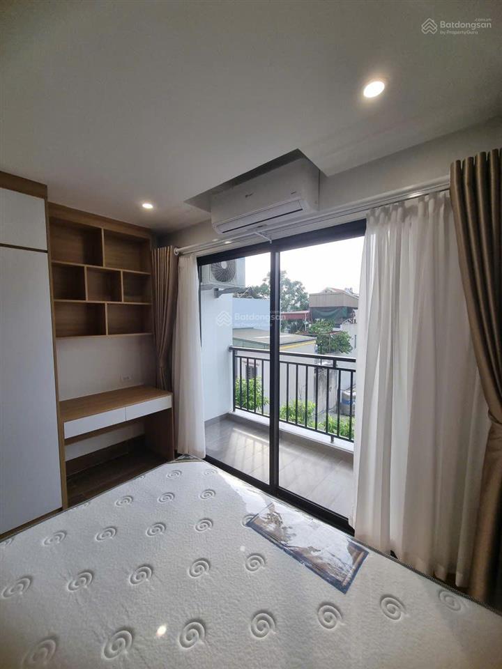 Cho thuê căn hộ 46m2 full đồ, có ban công, máy giặt phố hồng tiến giá 7.7 triệu/tháng 0976 879 ***
