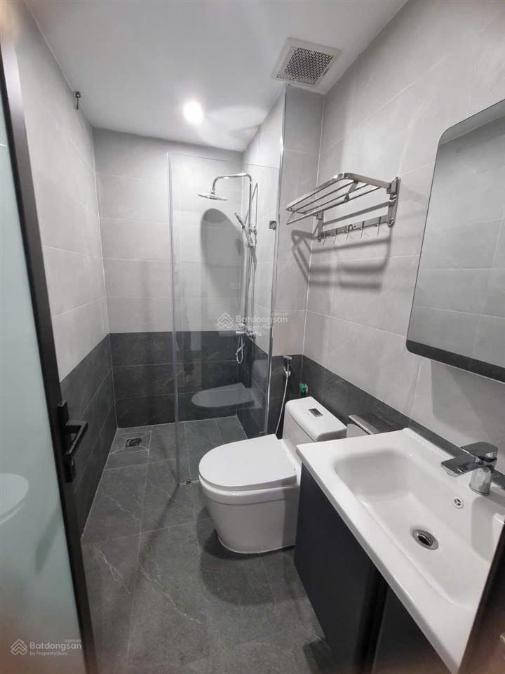 Cho thuê căn hộ 46m2 full đồ, có ban công, máy giặt phố hồng tiến giá 7.7 triệu/tháng 0976 879 ***