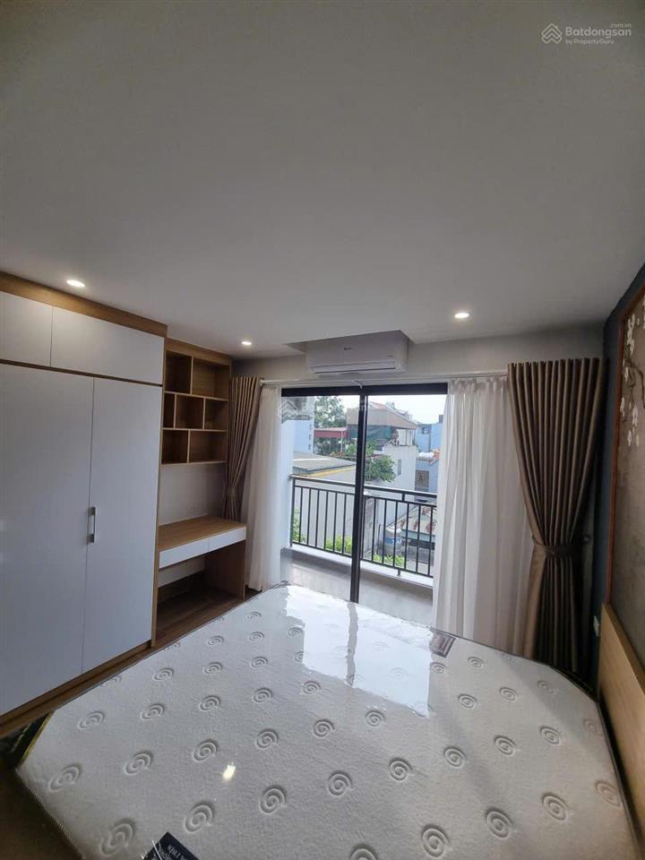 Cho thuê căn hộ 46m2 full đồ, có ban công, máy giặt phố hồng tiến giá 7.7 triệu/tháng 0976 879 ***