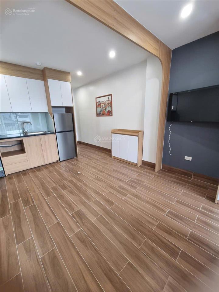 Cho thuê căn hộ 46m2 full đồ, có ban công, máy giặt phố hồng tiến giá 7.7 triệu/tháng 0976 879 ***