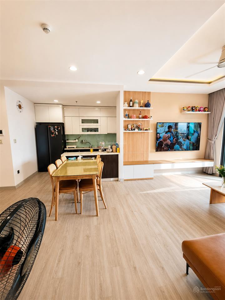 Bán căn 3 ngủ 112m2 full đồ căn góc chung cư one 18 phố ngọc lâm giá 8.99 tỷ bao phí.  0976 879 ***