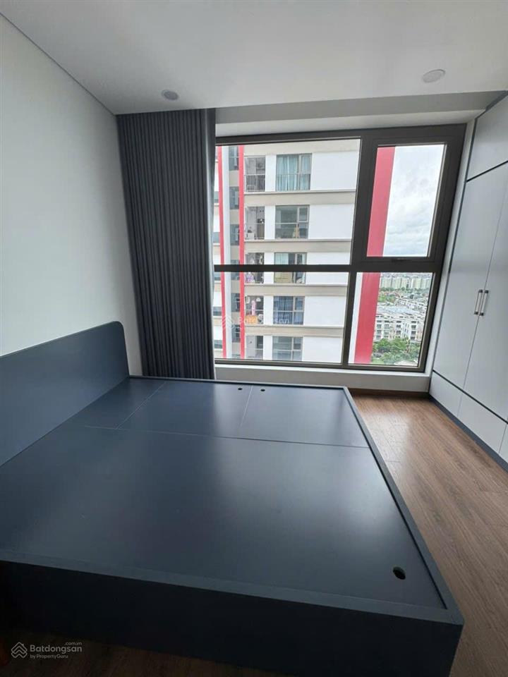 Chính chủ cho thuê căn góc 3 ngủ full đồ 97m2 chung cư khai sơn city bồ đề giá 15 triệu 0976 879 ***