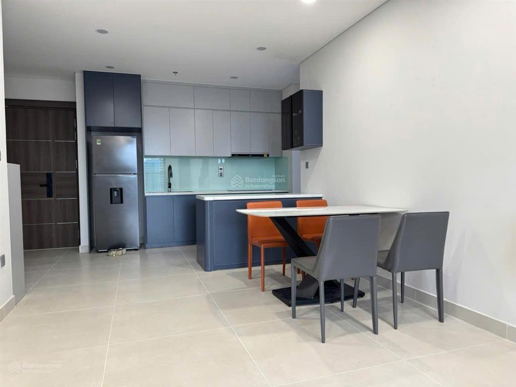 Chính chủ cho thuê căn góc 3 ngủ full đồ 97m2 chung cư khai sơn city bồ đề giá 15 triệu 0976 879 ***