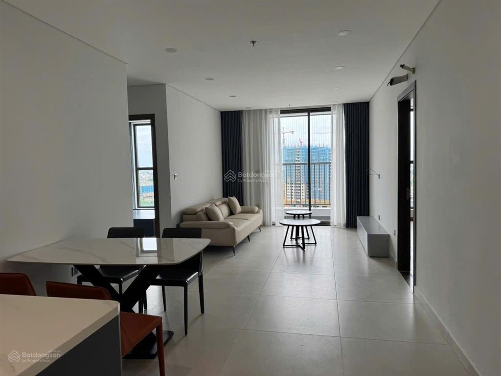 Chính chủ cho thuê căn góc 3 ngủ full đồ 97m2 chung cư khai sơn city bồ đề giá 15 triệu 0976 879 ***