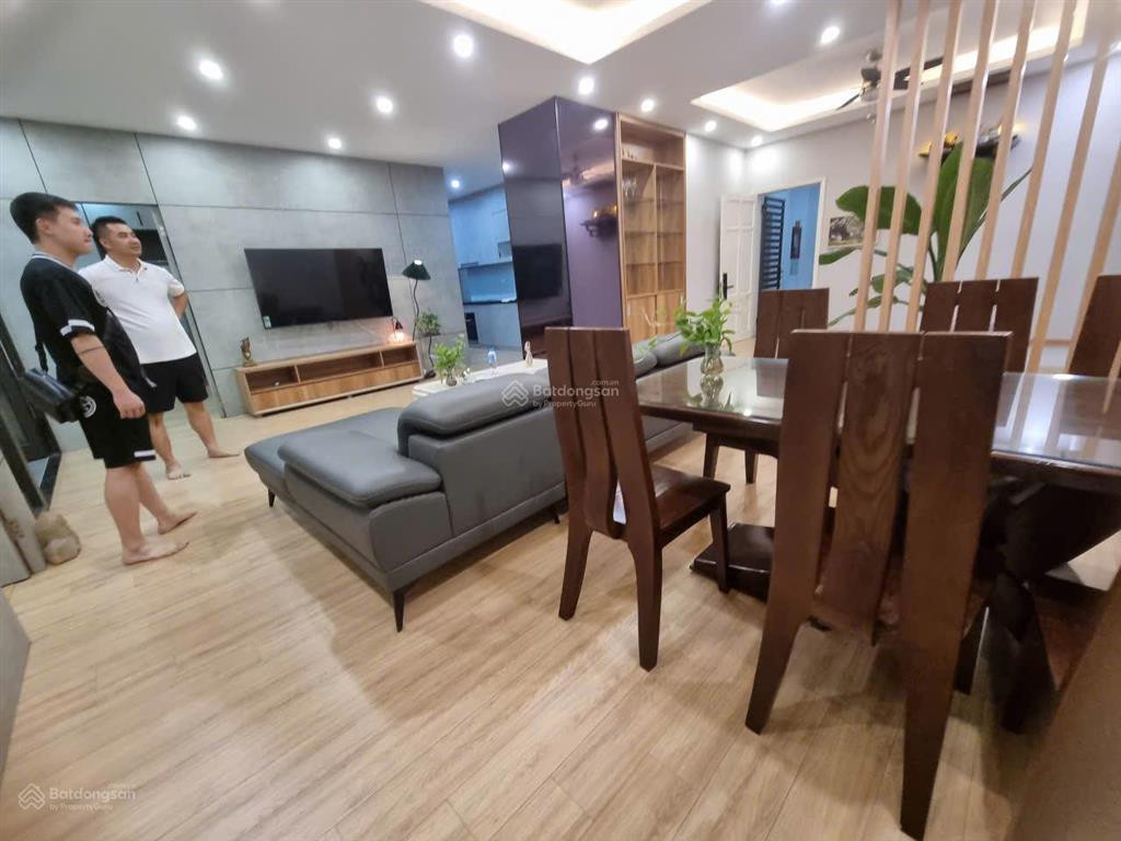 Cho thuê căn hộ 2 ngủ 2wc 114m2 full đồ cực đẹp chung cư bidv nguyễn văn cừ giá 16 tr 0976 879 ***