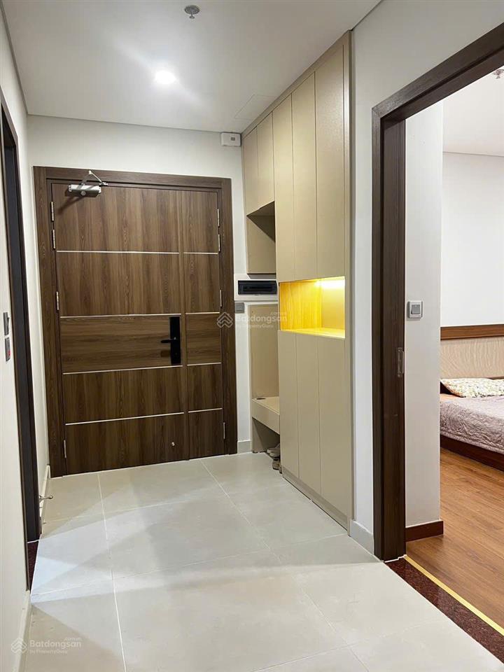 Chính chủ cho thuê căn 2 ngủ 2wc 78m2 full đồ chung cư khai sơn, bồ đề giá 12 triệu.  0976 879 ***