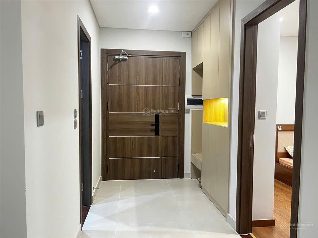 Chính chủ cho thuê căn 2 ngủ 2wc 78m2 full đồ chung cư khai sơn, bồ đề giá 12 triệu.  0976 879 ***