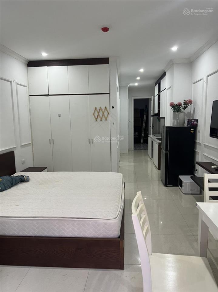 Cho thuê căn hộ 1 ngủ 40m2 full đồ studio có ban công, phố ái mộ, bồ đề giá 6 triệu 0976 879 ***