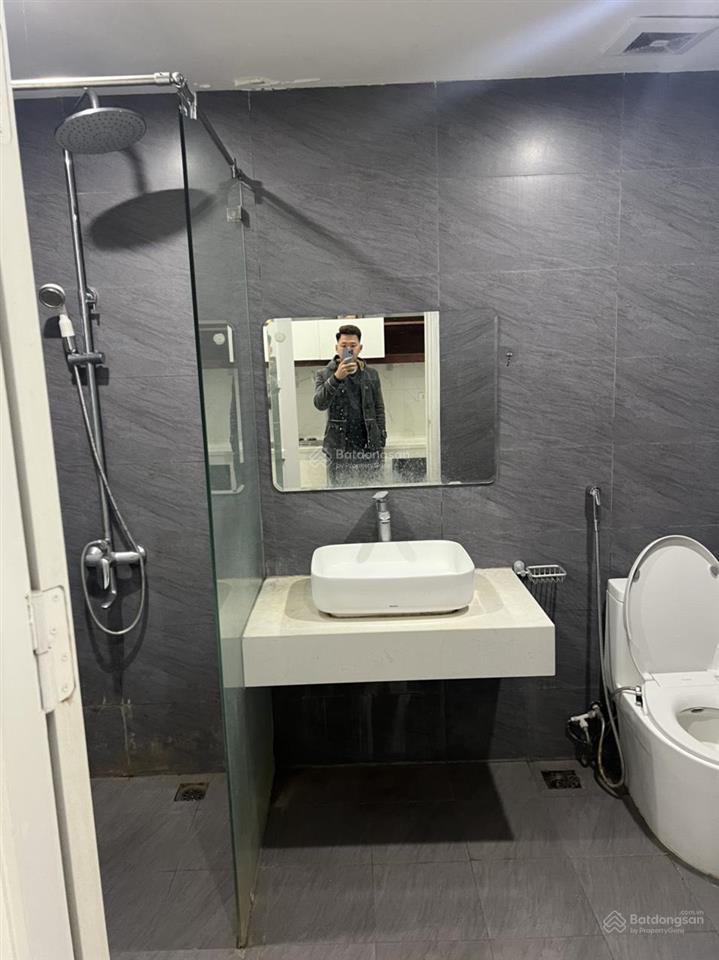 Cho thuê căn hộ 1 ngủ 40m2 full đồ studio có ban công, phố ái mộ, bồ đề giá 6 triệu 0976 879 ***