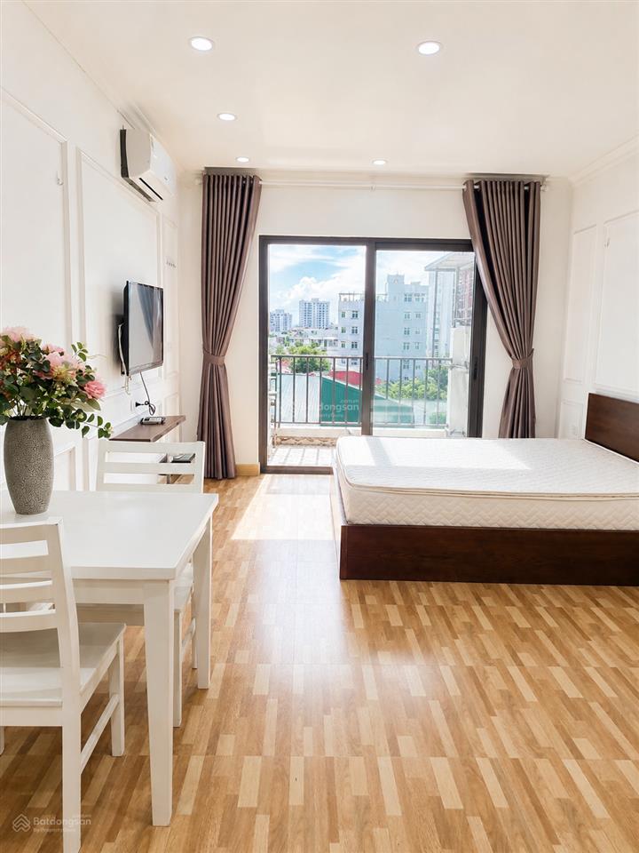 Cho thuê căn hộ 1 ngủ 40m2 full đồ studio có ban công, phố ái mộ, bồ đề giá 6 triệu 0976 879 ***