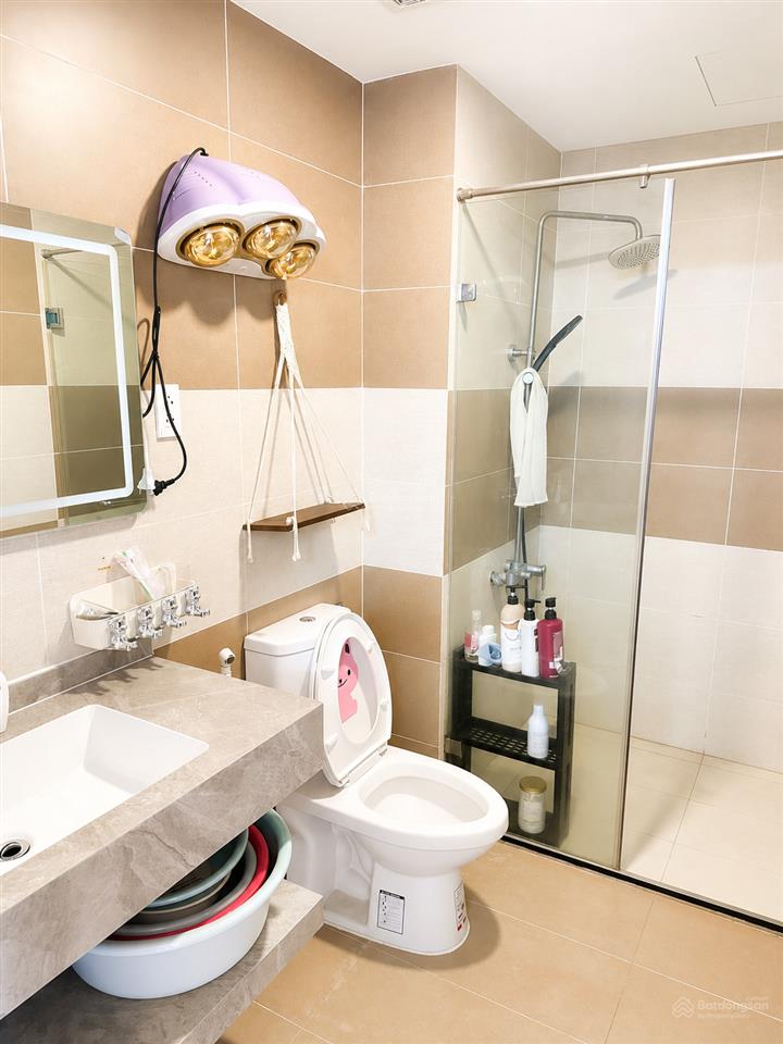 Chính chủ cho thuê 2 phòng ngủ 1wc 70m2 chung cư berriver 390 nguyễn văn cừ giá 11 tr 0976 879 ***