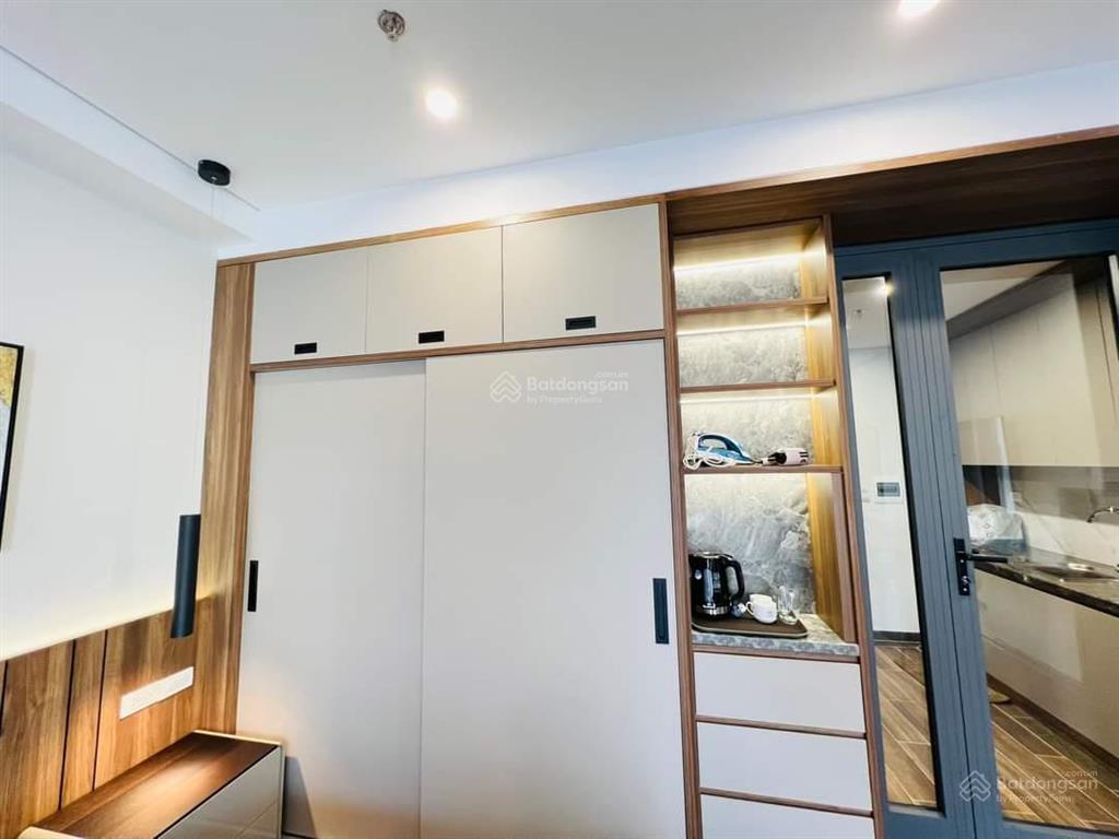 Cho thuê căn hộ cao cấp đẹp,có lốt đỗ oto phố hồng tiến,long biên,hà nội giá 11 triệu 0976 879 ***