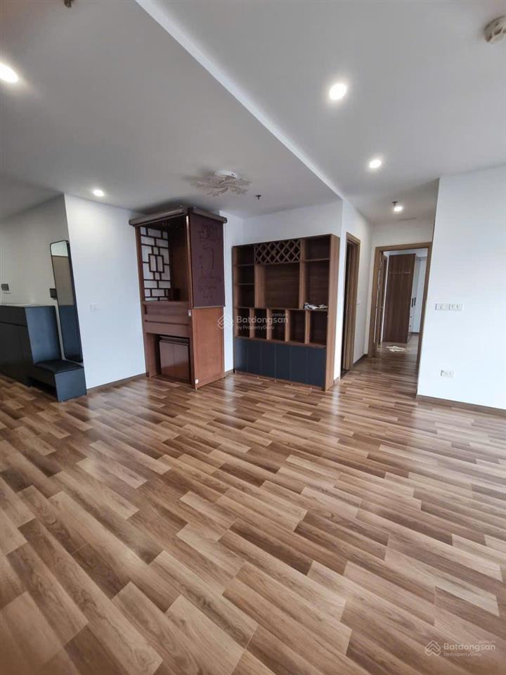 Chính chủ cho thuê căn 3 ngủ full đồ 101m2 chung cư berriver nguyễn văn cừ giá 15 triệu 0976 879 ***