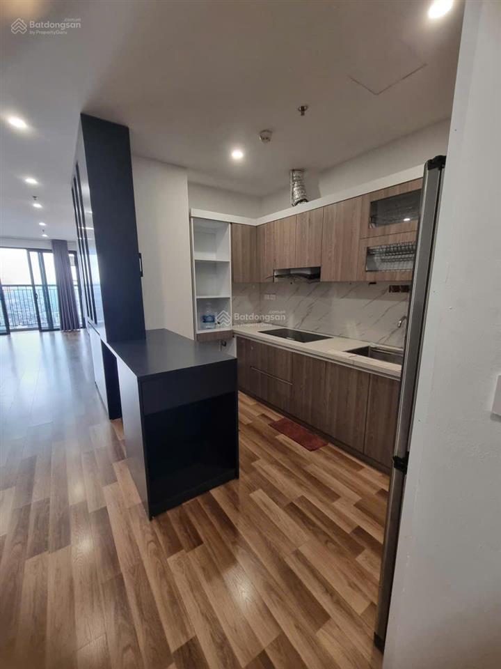 Chính chủ cho thuê căn 3 ngủ full đồ 101m2 chung cư berriver nguyễn văn cừ giá 15 triệu 0976 879 ***