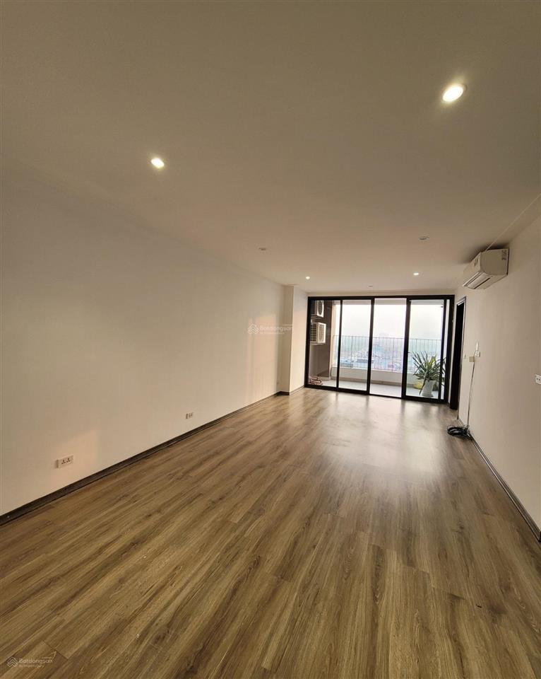 Chính chủ cho thuê căn hộ 3 ngủ 95m2 chung cư northern diamond cổ linh giá 10 triệu  0976 879 ***