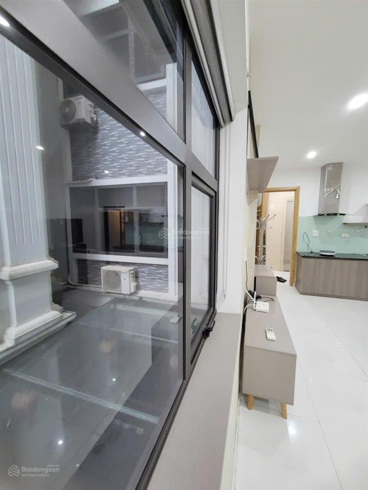Chính chủ cho thuê căn hộ nguyễn sơn 45m2 full đồ, có ban công, rộng rãi giá 5,5 triệu 0976 879 ***