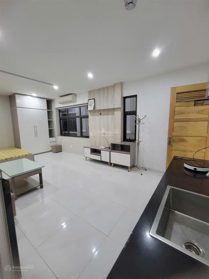Chính chủ cho thuê căn hộ nguyễn sơn 45m2 full đồ, có ban công, rộng rãi giá 5,5 triệu 0976 879 ***