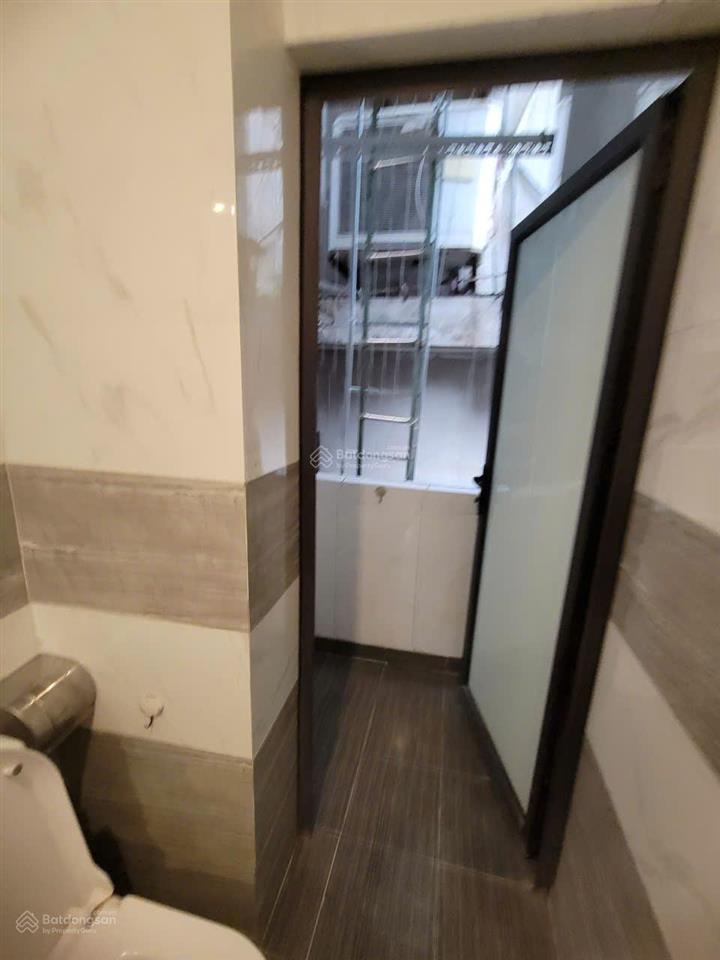Chính chủ cho thuê căn hộ nguyễn sơn 45m2 full đồ, có ban công, rộng rãi giá 5,5 triệu 0976 879 ***