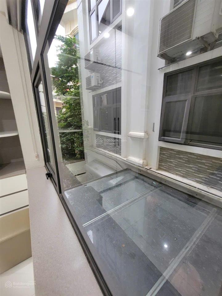 Chính chủ cho thuê căn hộ nguyễn sơn 45m2 full đồ, có ban công, rộng rãi giá 5,5 triệu 0976 879 ***