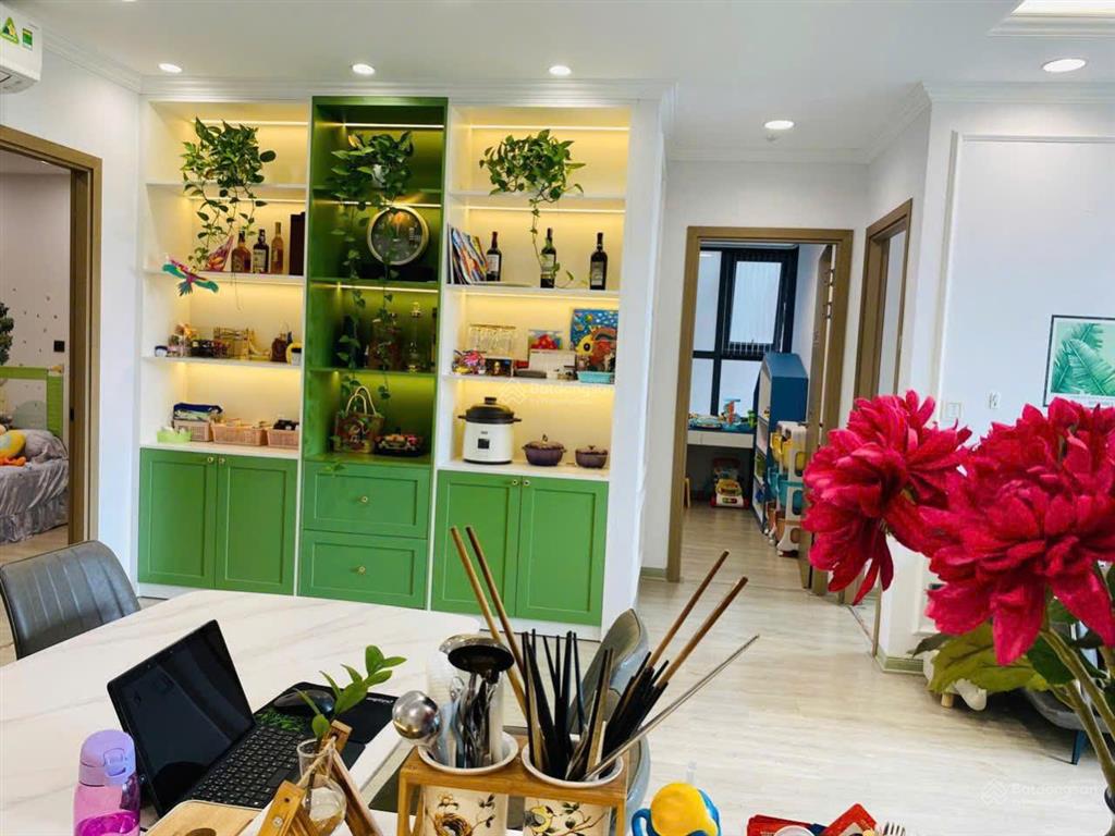Chính chủ cho thuê căn 3 ngủ full đồ 104m2 chung cư one 18 phố ngọc lâm giá 17 triệu  0976 879 ***