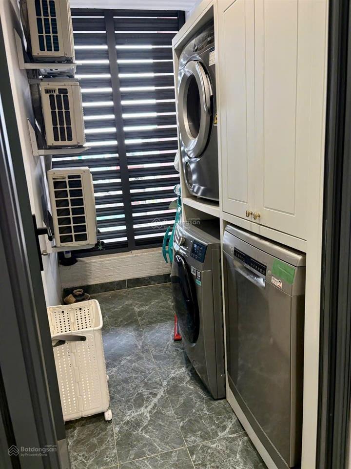 Chính chủ cho thuê căn 3 ngủ full đồ 104m2 chung cư one 18 phố ngọc lâm giá 17 triệu  0976 879 ***