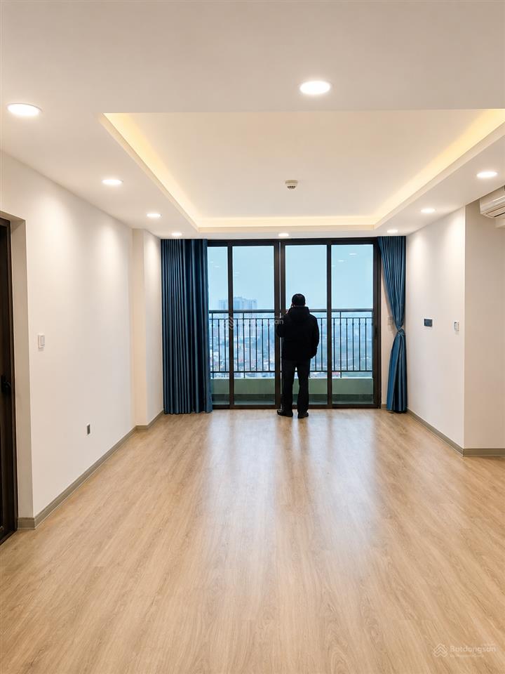 Chính chủ cho thuê căn 2 ngủ 78m2 chung cư one 18 phố ngọc lâm tầng cao giá 10,5 triệu 0976 879 ***