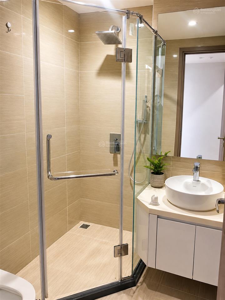 Chính chủ cho thuê căn 2 ngủ 78m2 chung cư one 18 phố ngọc lâm tầng cao giá 10,5 triệu 0976 879 ***