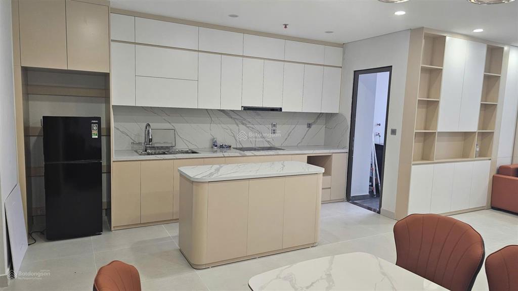 Chính chủ cho thuê căn hộ 3 ngủ 101m2 chung cư khai sơn city  bồ đề giá 14 triệu  0976 879 ***