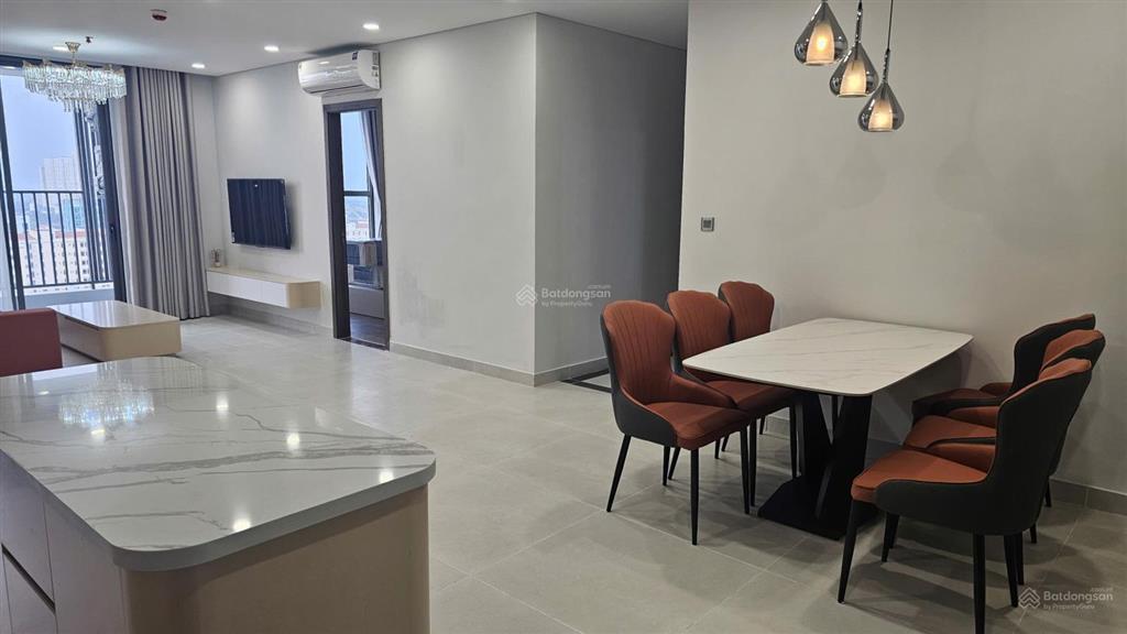 Chính chủ cho thuê căn hộ 3 ngủ 101m2 chung cư khai sơn city  bồ đề giá 14 triệu  0976 879 ***