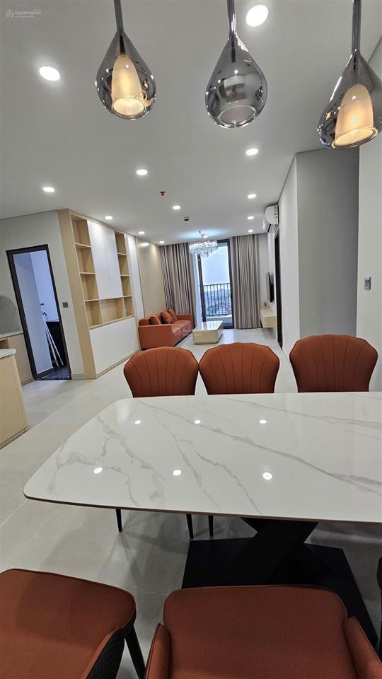 Chính chủ cho thuê căn hộ 3 ngủ 101m2 chung cư khai sơn city  bồ đề giá 14 triệu  0976 879 ***