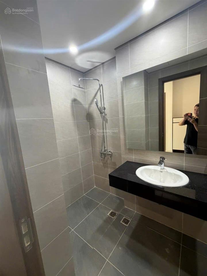 Chính chủ cho thuê 2 phòng ngủ 2wc có đồ 78m2 chung cư khai sơn city giá 11 triệu  0976 879 ***