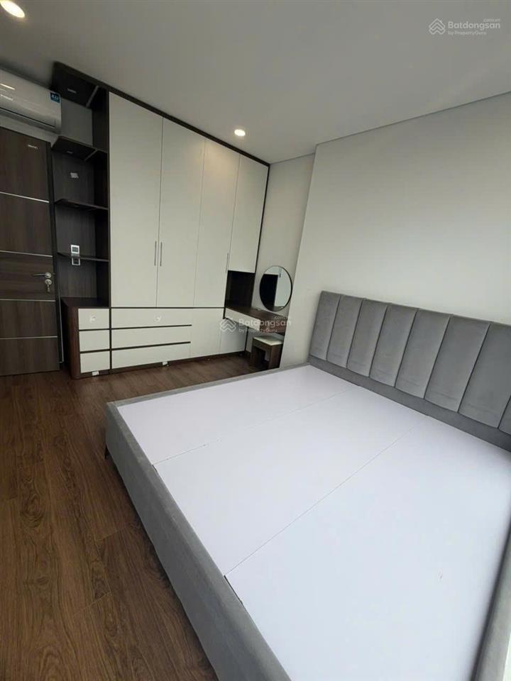 Chính chủ cho thuê 2 phòng ngủ 2wc có đồ 78m2 chung cư khai sơn city giá 11 triệu  0976 879 ***