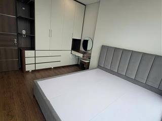 Chính chủ cho thuê 2 phòng ngủ 2wc có đồ 78m2 chung cư khai sơn city giá 11 triệu  0976 879 ***