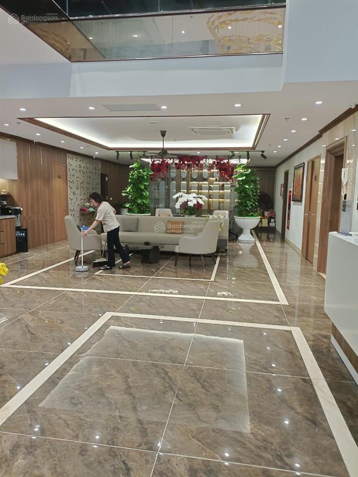 Chính chủ cho thuê căn hộ chung cư phố hồng tiến 45m2 full đồ,miễn phí gửi oto 10 triệu 0976 879 ***
