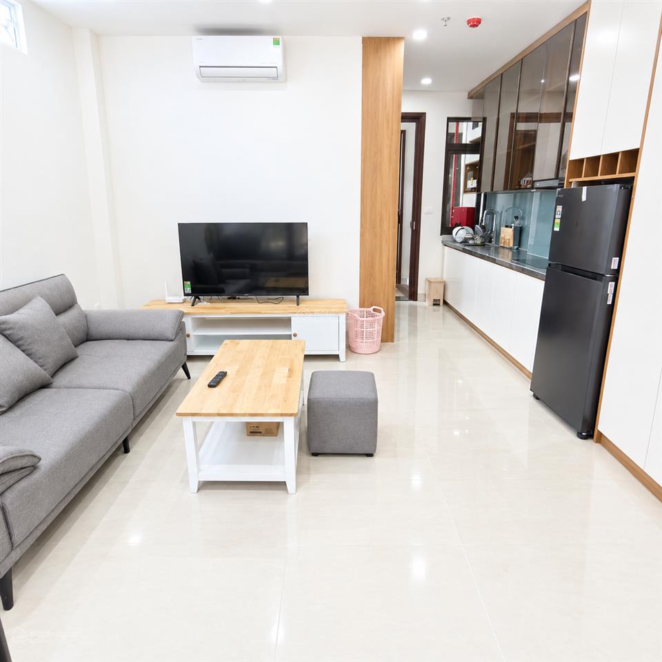 Chính chủ cho thuê căn hộ phố ngọc thụy 44m2 1 ngủ 1 khách riêng full đồ đẹp giá 7 triệu0976 879 ***