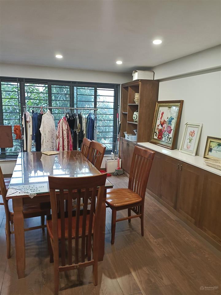 Cho thuê căn hộ đẹp cuối phố hồng tiến gần bệnh viện tâm anh, có ban công giá 4,8 triệu 0976 879 ***