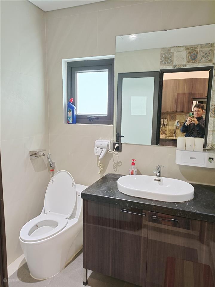 Cho thuê chung cư 2 phòng ngủ full đồ người nước ngoài  việt phố ngọc thụy giá 10 tr/th 0976 879 ***