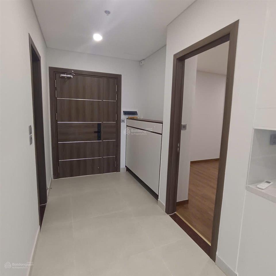Chính chủ cho thuê căn 2 ngủ có nội thất chung cư khai sơn city tầng cao giá 10 triệu 0976 879 ***