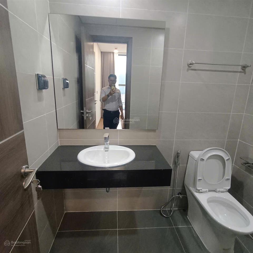 Chính chủ cho thuê căn 2 ngủ có nội thất chung cư khai sơn city tầng cao giá 10 triệu 0976 879 ***