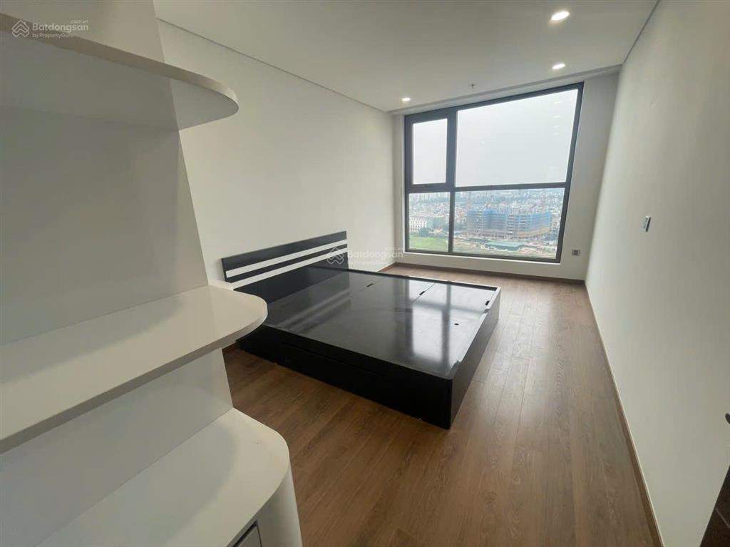 Cho thuê 3 phòng ngủ 97m2 căn góc chung cư khai sơn city ngọc thụy giá 9 triệu  0976 879 ***
