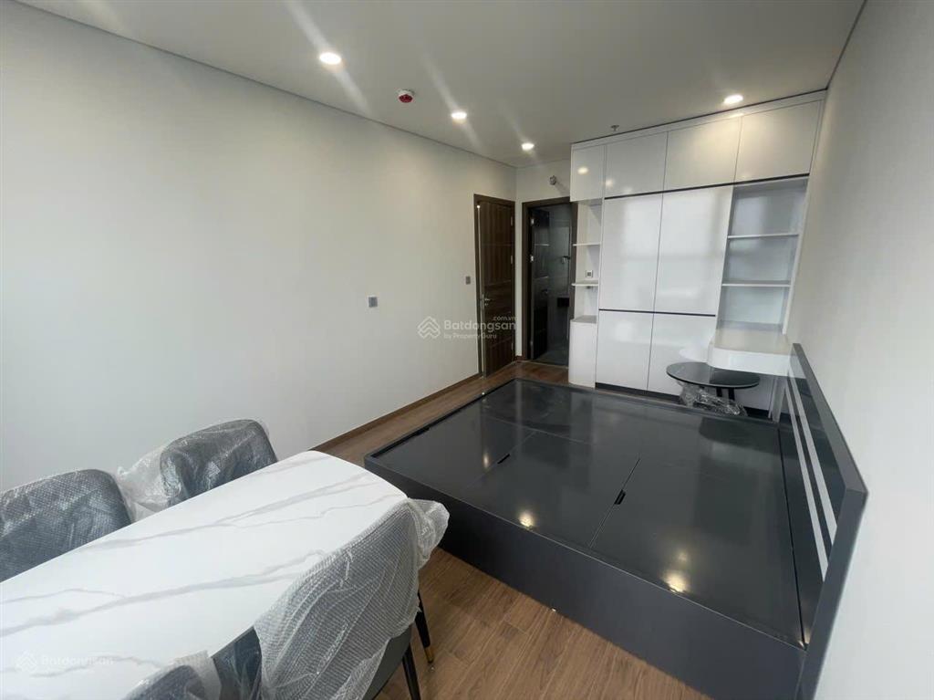 Cho thuê 3 phòng ngủ 97m2 căn góc chung cư khai sơn city ngọc thụy giá 9 triệu  0976 879 ***