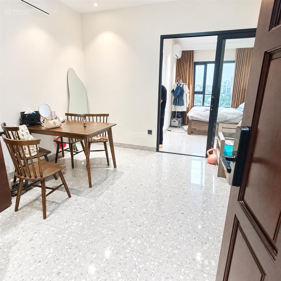 Chính chủ cho thuê căn hộ 1 phòng ngủ 1pk full đồ đẹp 46m2 phố ngọc thụy giá 7 triệu 0976 879 ***