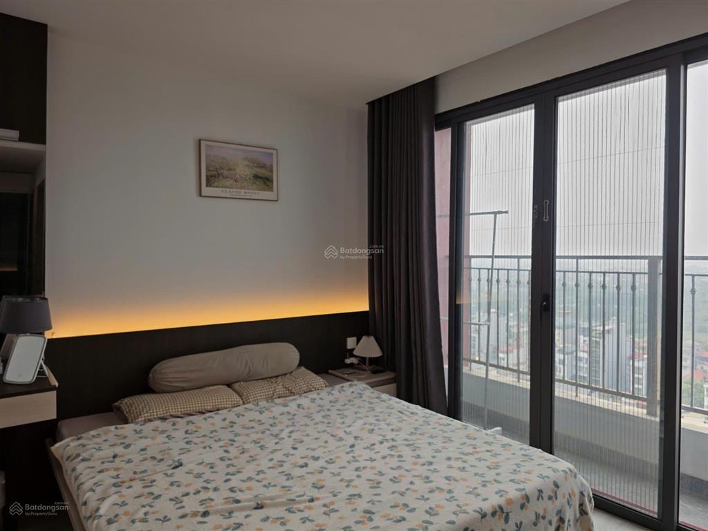 Chính chủ bán căn 2 ngủ 90m full đồ view sông và hồ chung cư one 18 phố ngọc lâm 6.99 tỷ0976 879 ***