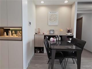Chính chủ bán căn 2 ngủ 90m full đồ view sông và hồ chung cư one 18 phố ngọc lâm 6.99 tỷ0976 879 ***