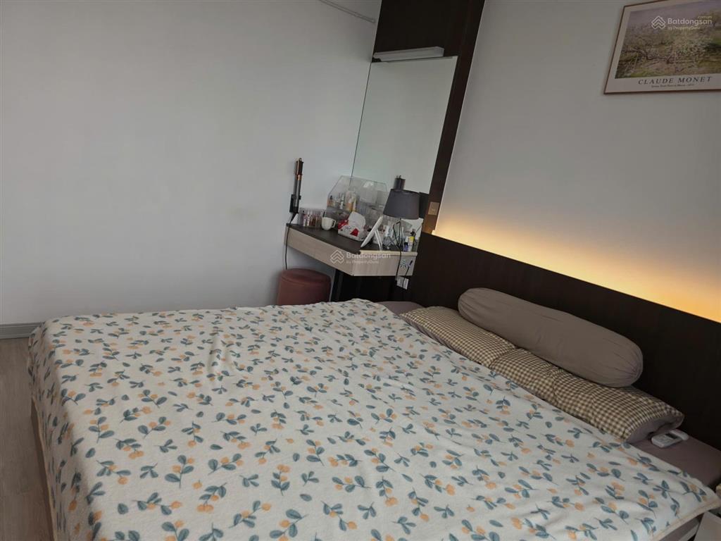 Chính chủ bán căn 2 ngủ 90m full đồ view sông và hồ chung cư one 18 phố ngọc lâm 6.99 tỷ0976 879 ***
