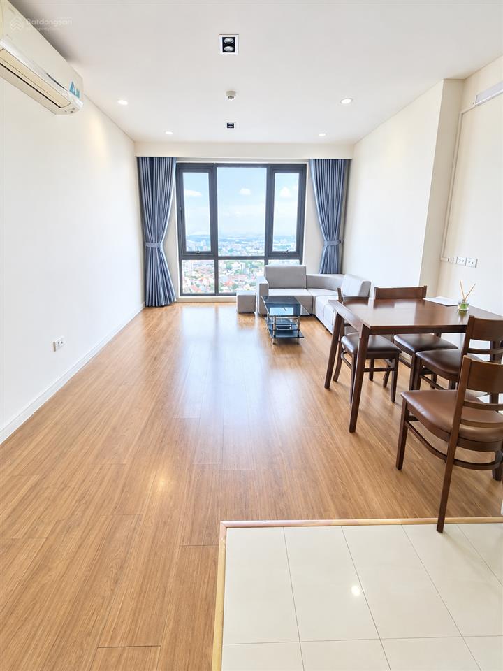 Cho thuê 2 phòng ngủ 82m2 full đồ view sông hồng chung cư mipec long biên giá 13,5 triệu0976 879 ***