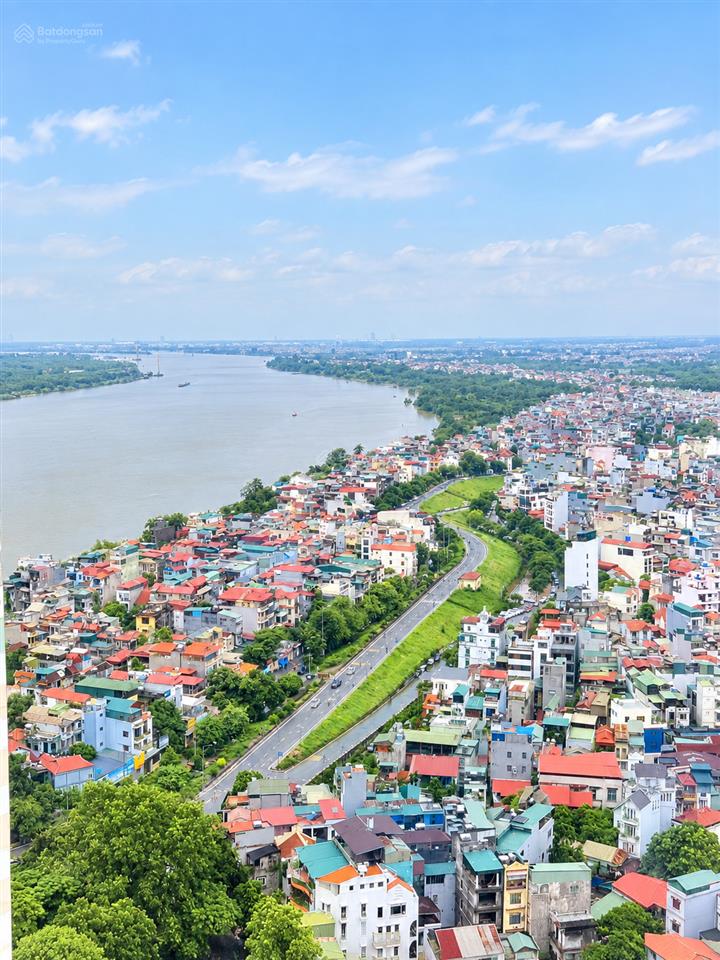 Cho thuê 2 phòng ngủ 82m2 full đồ view sông hồng chung cư mipec long biên giá 13,5 triệu0976 879 ***