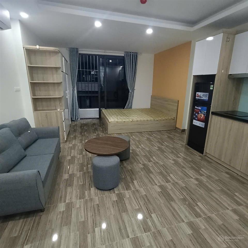 Cho thuê căn hộ 1 phòng ngủ 39m2có ban công full đồ phố nguyễn văn cừ, gia thụy 6 triệu 0976 879 ***