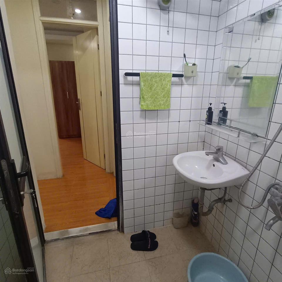 Cho thuê chung cư 2 phòng ngủ 55m2 full đồ đường nguyễn văn cừ gần phố cổ giá 6.5 triệu 0976 879 ***